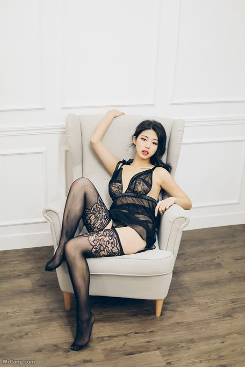Jung Yuna in lingerie pictures at HappyLuke Vietnam online casino
