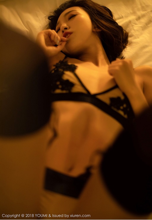 LRIS – Feng Mu Mu nude hot girl sexy ảnh nóng khiêu dâm khỏa thân